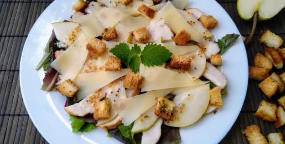 15 лучших салатов с копчёной курицей - Лайфхакер