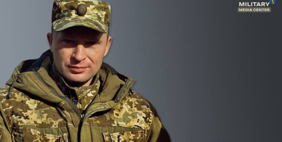 Khortytsa byla novinářům informována, že velitel byl nahrazen generálem brigády ...