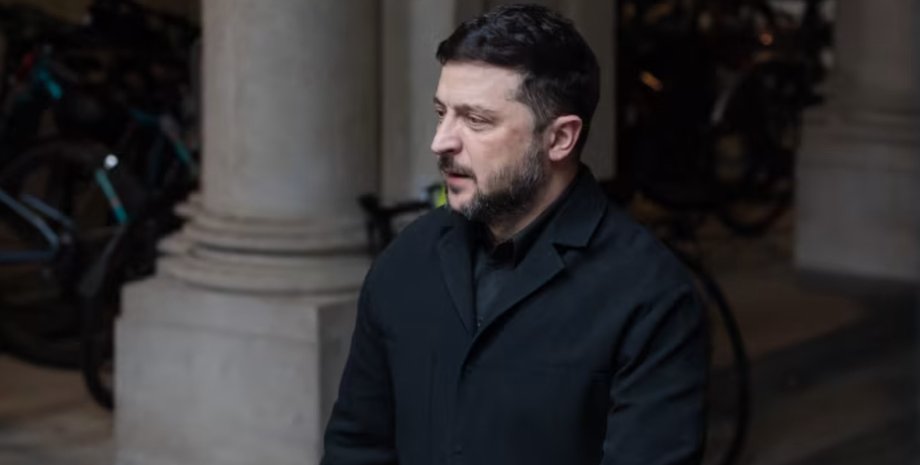 Президент України Володимир Зеленський під час обговорення мирних ініціатив і вимог до припинення війни