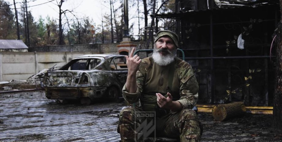 Боєць бригади "Азов"