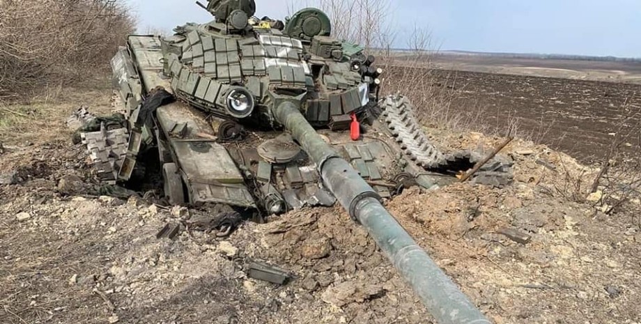 Танк РФ, уничтоженный танк, техника РФ