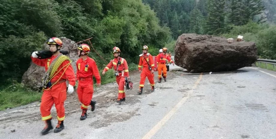 Китайскией спасатели / Фото: CGTN