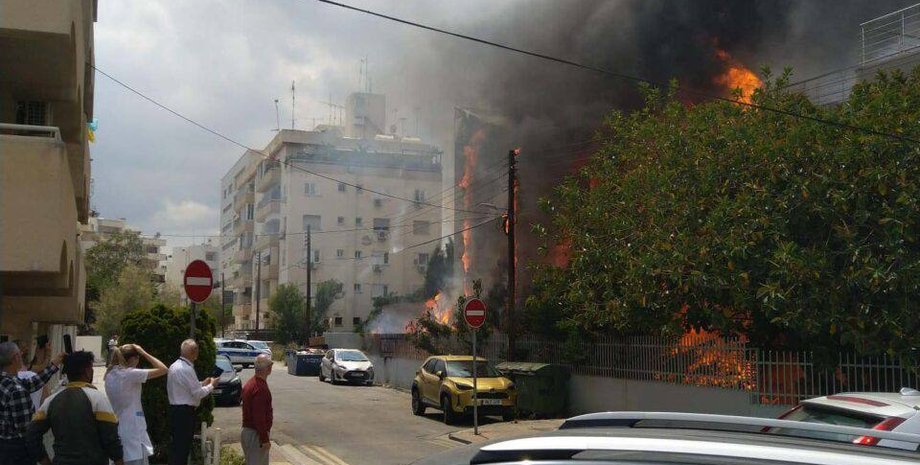 кипр, пожар на кипре, российский центр пожар, пожар, огонь, возгорание,