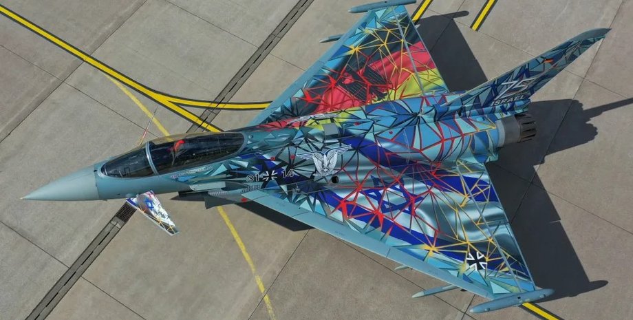 літак вс Німеччини, літак у квітах прапорів ФРН та Ізраїлю.