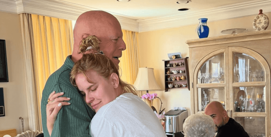 Брюс Уиллис, деменция брюса Уиллиса, дочь брюса Уиллиса, деми мур, таллула Уиллис, Эмма Хеминг, жена брюса Уиллиса