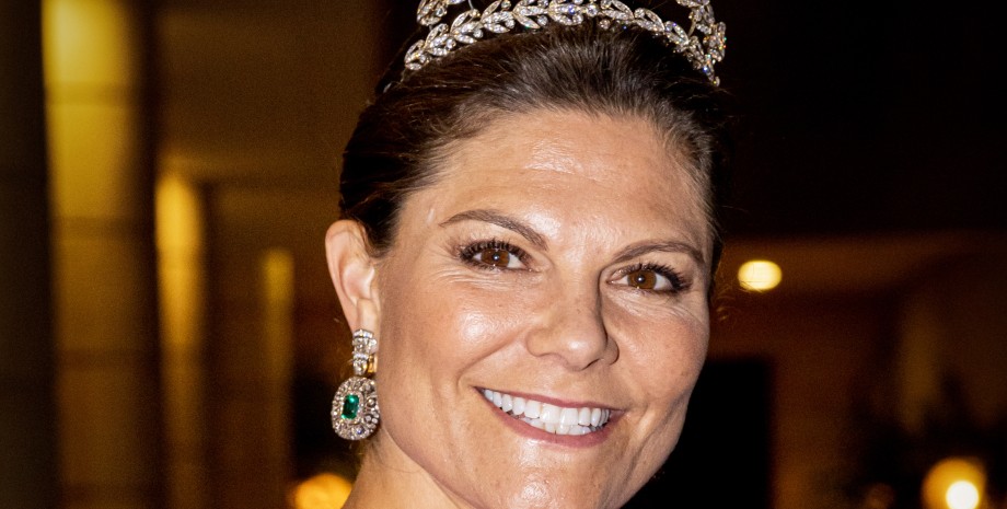 принцесса швеции, принцесса виктория, свадьба принца Иордании, принцесса швеции повторила образ меган маркл