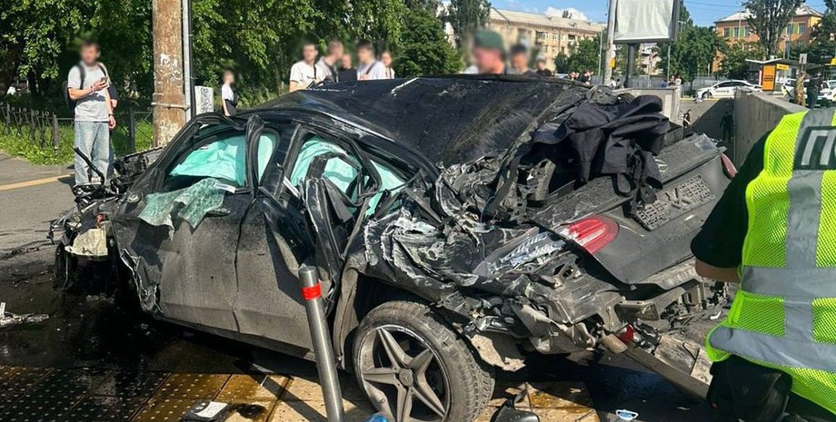 Київська ДТП із чотирма жертвами: водію Mercedes готують підозру