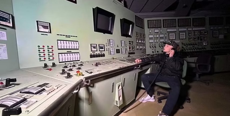 Блогер проник в заброшенный пункт АЭС, атомная станция, взрыв, трагедия на Фукусиме, Фукусима-1 пункт управления, заброшенная АЭС