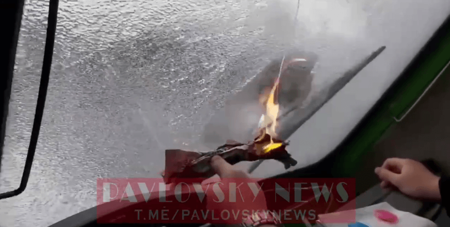 Укралізниці, папір, вікна, гріють, вагон, залізниця