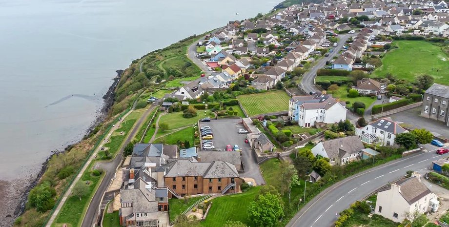 Фишгард, Южный Уэльс, Британия, монастырь