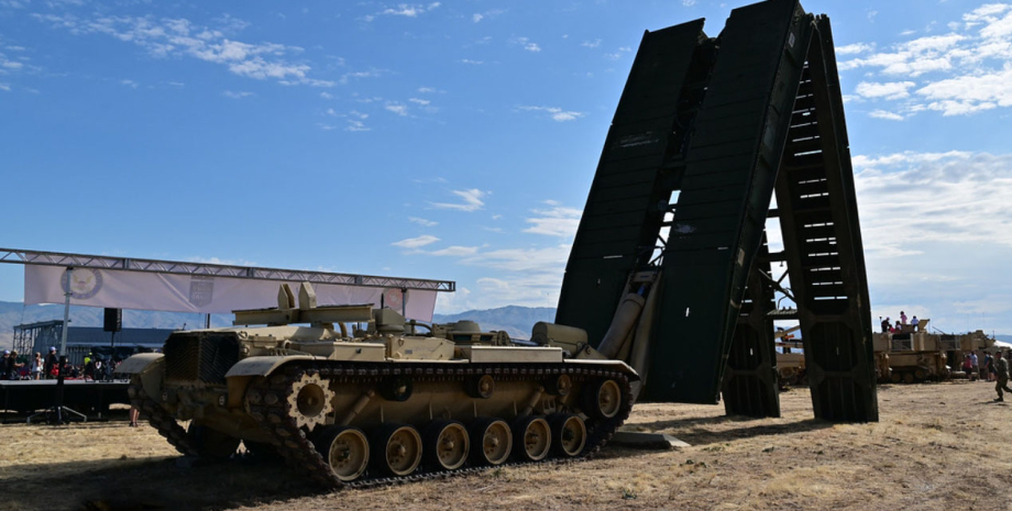 M60 AVLB Мостоукладчик M60 AVLB