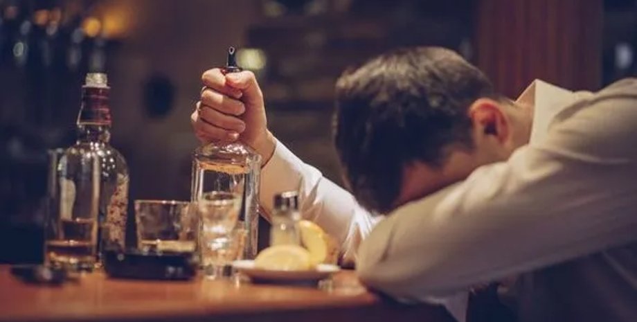 РФ, Росія, алкоголік, алкоголь, алкоголізм, війна в Україні, фото