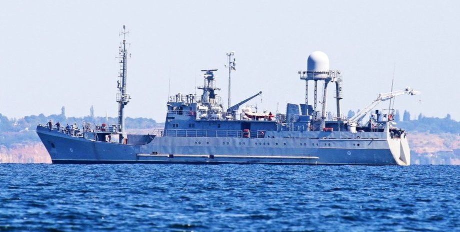 Росіяни заявили про пошкодження розвідувального корабля "Сімферополь", військові ЗСУ попередили про загрози