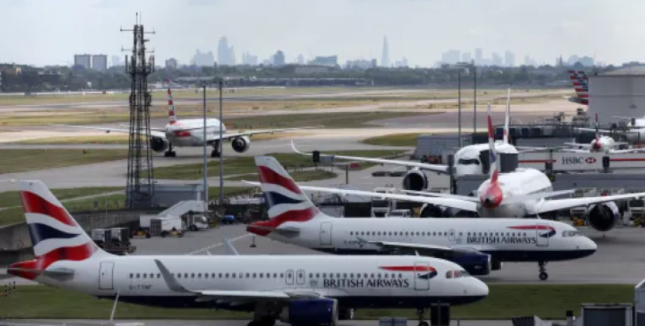 British Airways ha annunciato oggi di fermare i voli per Pechino almeno il pross...