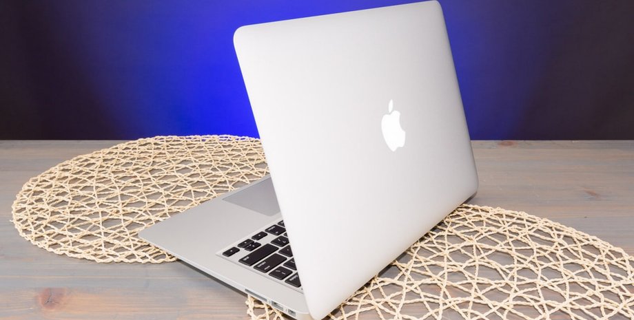 Ноутбук MacBook Air (2017)