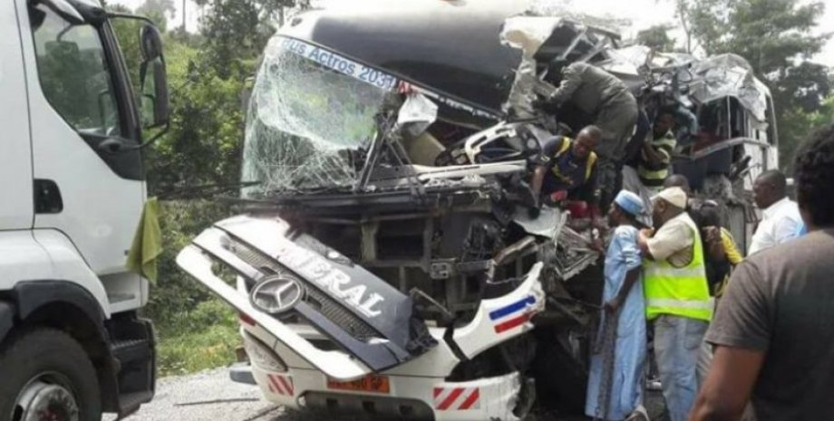 камерун, автобус, авария