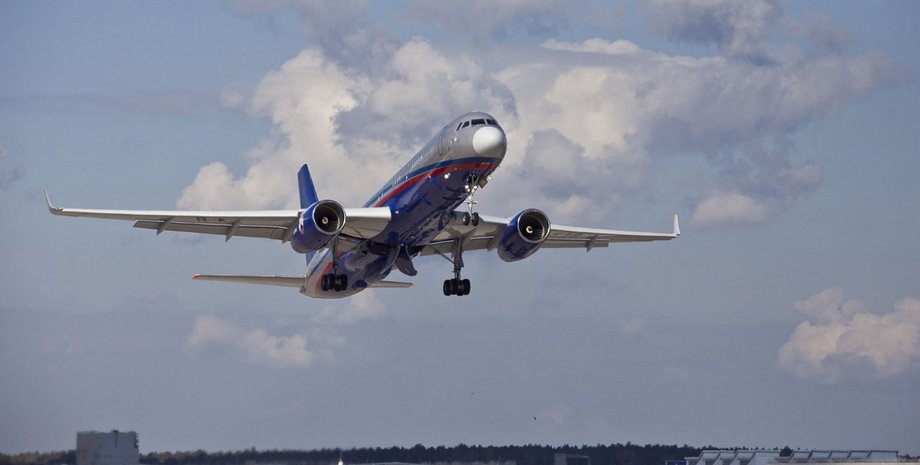 самолет Ту-214