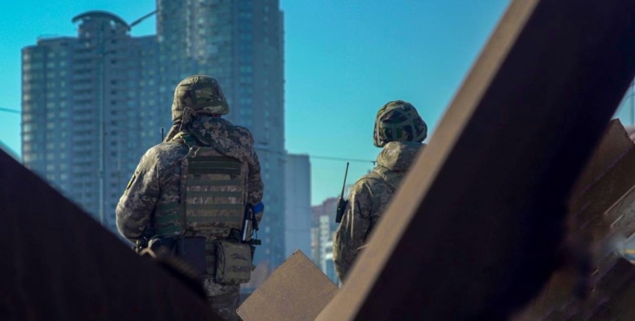 В Киеве начали устанавливать временные блокпосты блокпост, Киев