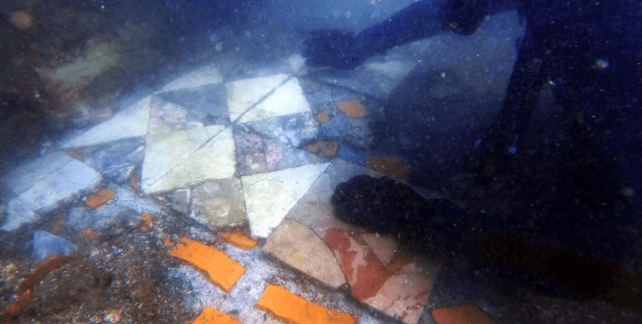 Исследования, археология, Италия, подводное исследование, история, римская империя, древний рифм, археолог, раскопки, подводные раскопки, мрамор, греция, остров хиос, вулкан, бог, бог огня, байи, байи, Гай Марий, Гней Помпей,