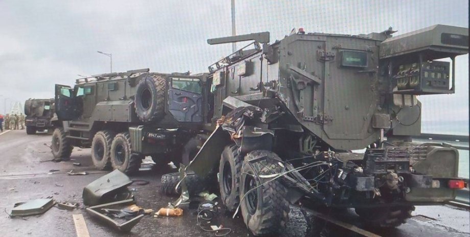 З-СТС "Ахмат" ДТП З-СТС "Ахмат", дтп, крымский мост, бронемашины, техника оккупантов, колонная российской техники