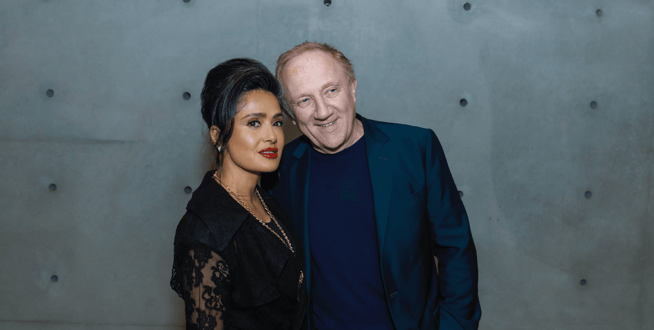 Сальма Хайек и Франсуа-Анри Пино, муж сальмы Хайек, сальма Хайек стиль, дочь сальмы Хайек, выставка в Париже