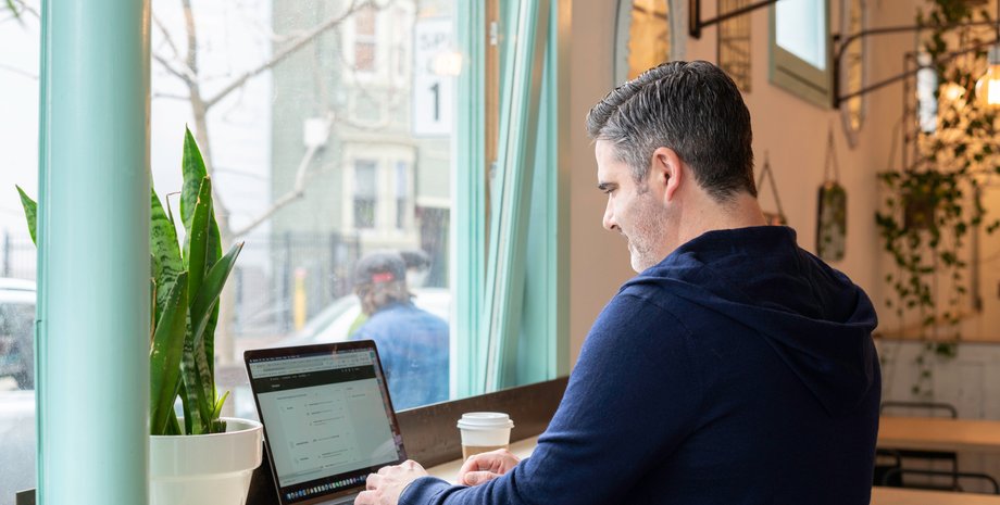 бронирование, работа, зарплата