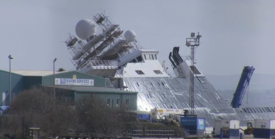 Корабль в Эдинбурге