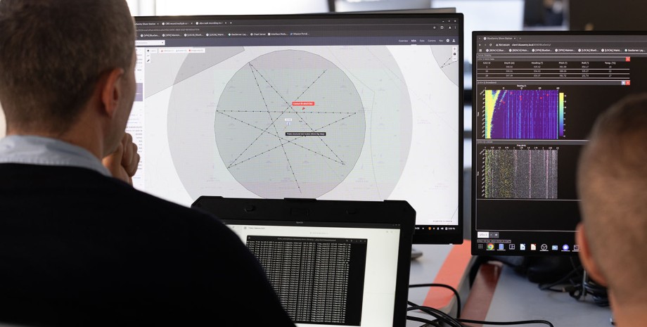 Инженеры Saildrone и Thales BlueSentry Saildrone, Thales BlueSentry, дрон, беспилотник, фото