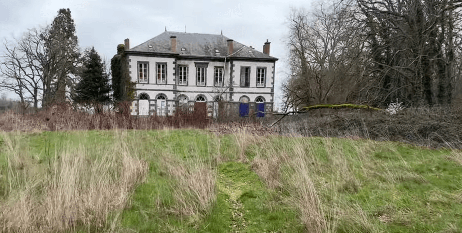 Заброшенный особняк во Франции, шато, заброшенный дом, особняк, поместье, коллекция машин, блогер, летучие мыши, бросили все вещи