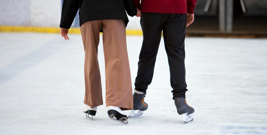 Передріздвяна ковзанка для друзів обернулася абсурдом: у всьому винуватий лід