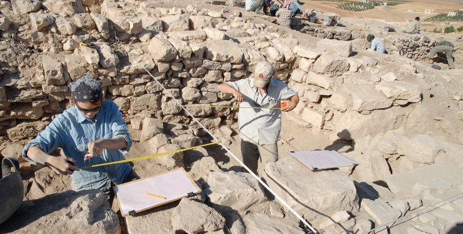 Фото пользователя Dhiban Excavation and Development Project на Flickr