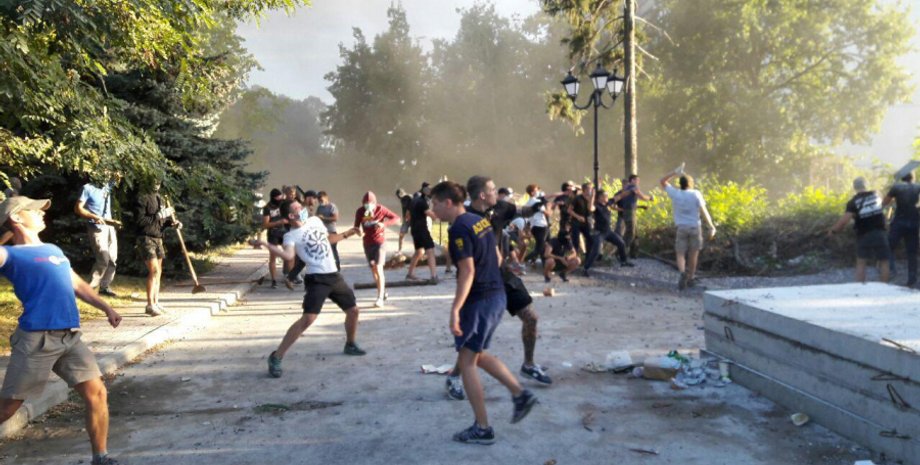 Столконовения в Святошинском районе Киева / Фото: azov.press