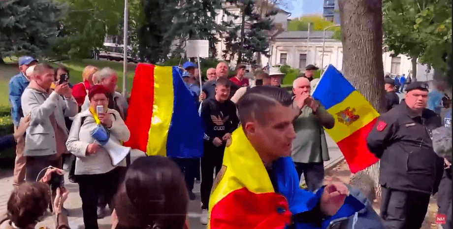 Из-за парламентских выборов в Молдове в городе Кишинев проходит протест из-за парламентских выборов