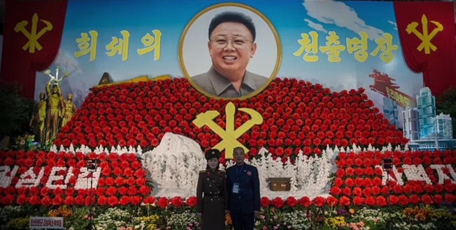 КНДР, Північна Корея, садівники Північної Кореї, Кім Чен Ин, трудові табори КНДР, червоні бегонії