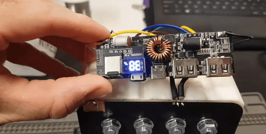 Павербанк из батарей