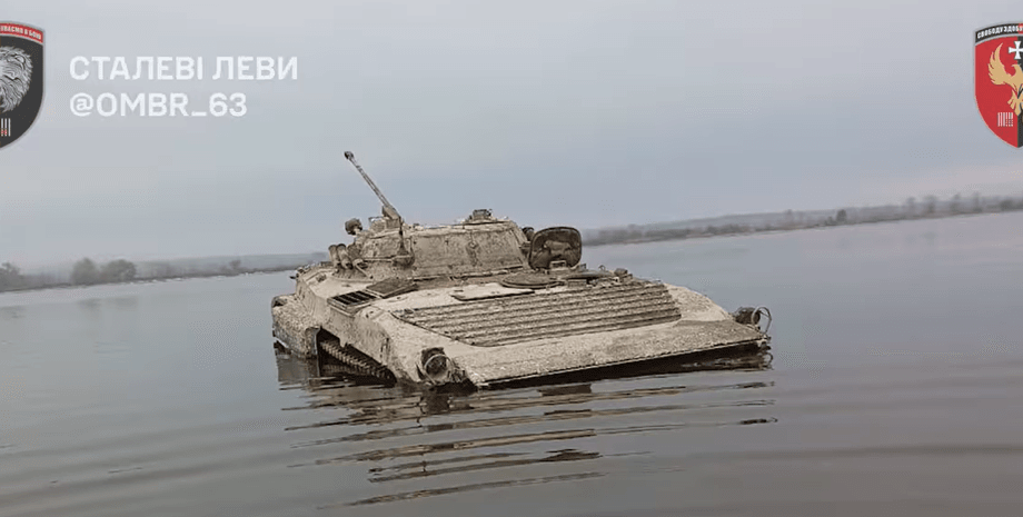 БМП під водою