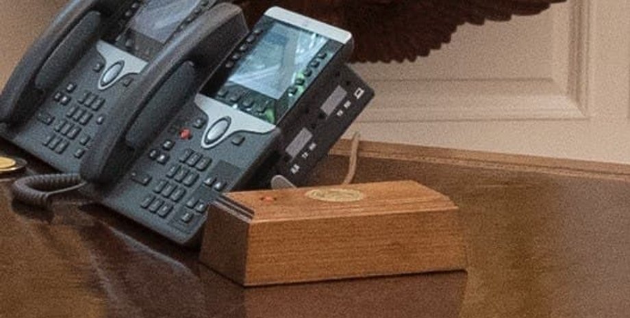 дональд трамп, диетическая кола, овальный кабинет, кнопка вызова, официант