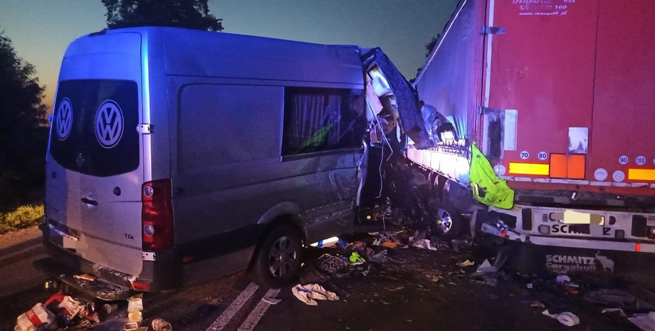 ДТП в Польше, в Польше разбился автобус с украинцами, авария в Польше, в Польше пострадали украинцы