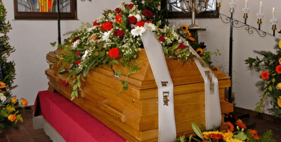 Ганс Грандт, Дания, похороны, похороны, церемония прощания, ошибка врачей, курьезы, конфуз, перепутали тело покойного