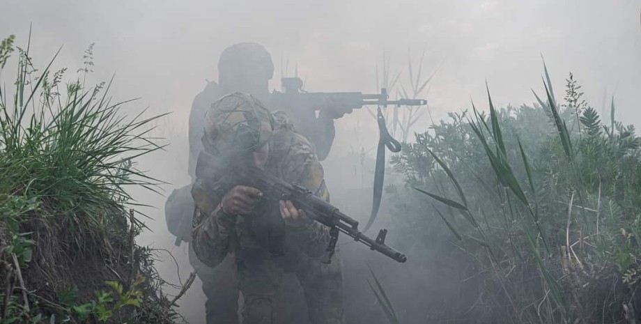 украинские солдаты, окоп всу