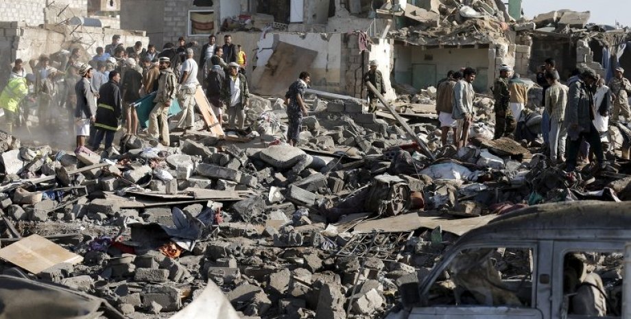 Последствия авиаударов в Йемене / Фото: Reuters