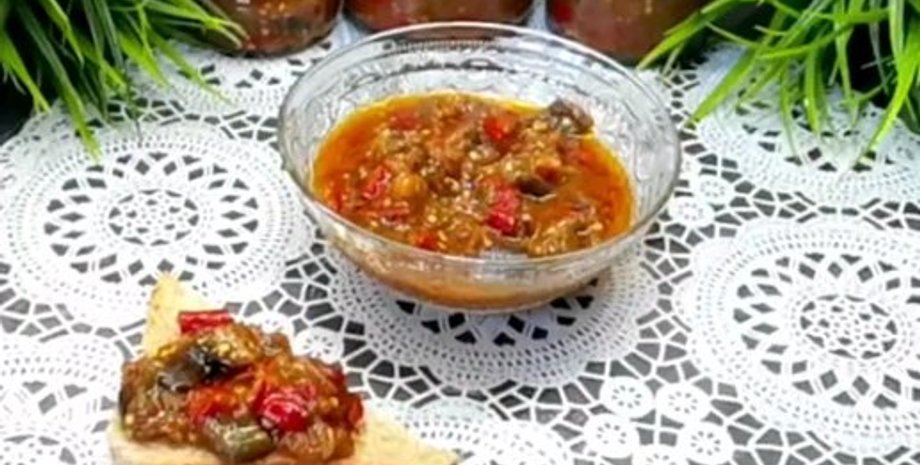 салат, баклажани, заготівлі на зиму