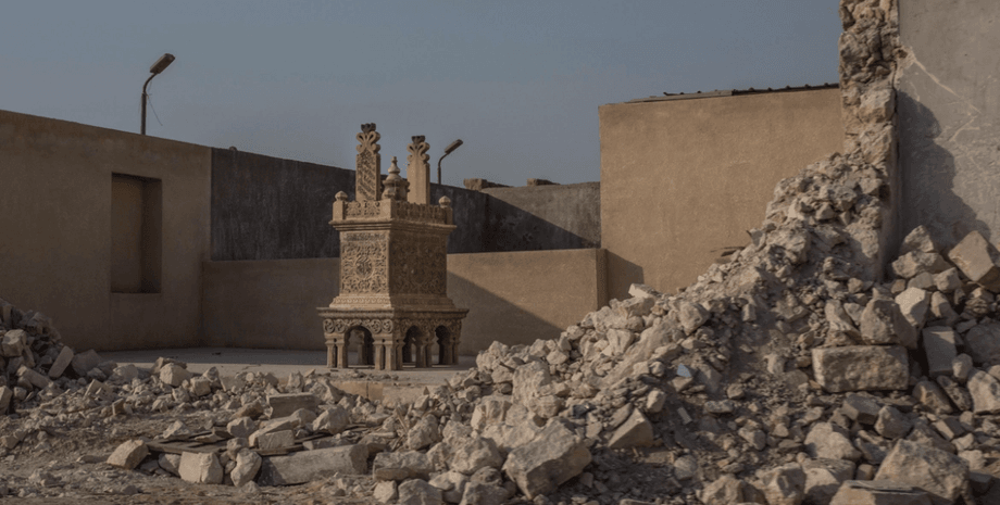 Город мертвых, достопримечательности, историческая ценность, находка, захоронение, руины, кладбище, дорога