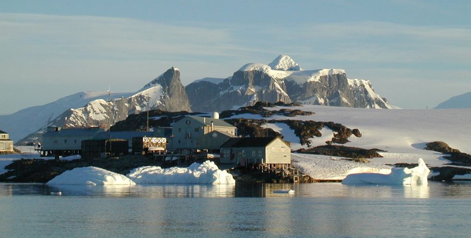 Станция "Академик Вернадский"