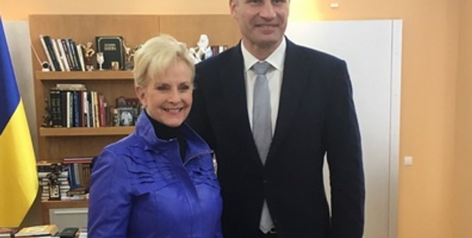 Фото: twitter.com/cindymccain