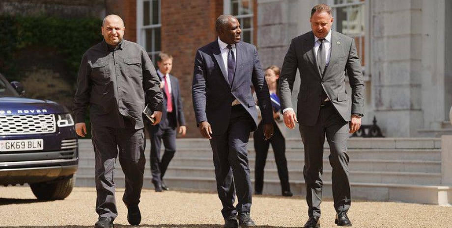 Єрмак пояснив позицію України та партнерів щодо припинення вогню Єрмак заявив, що припинення вогню повинно відбутись без визнання окупації