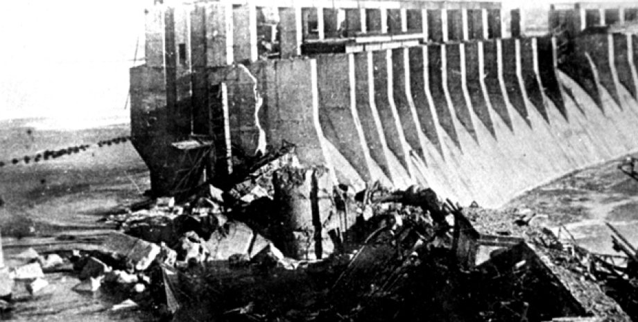Разрушенная плотина Днепрогэс / Фото из открытых источников