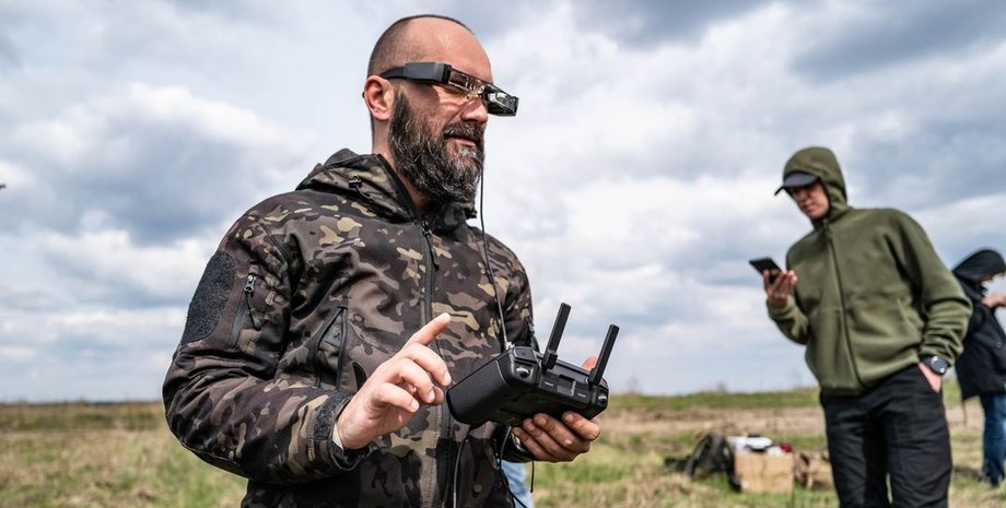 война, война в Украине, Xbox, геймпад, управление дронами, дрон, беспилотник