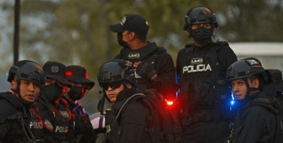 эквадор, полиция, спецназ, Гуаякиль, полиция эквадора, беспорядки, взрывы эквадор