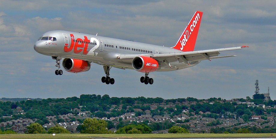 Курьезы на борту самолета, скандал, конфликт, Великобритания, пилот, суд, штраф, хулиганство, фото